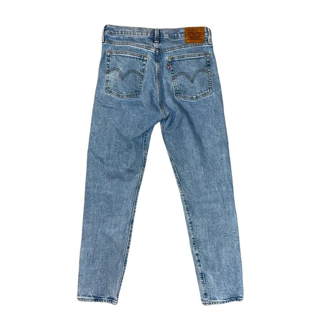 Levi's Premium Wedgie Light Wash High Rise Jeans Size 28 - Picture 4 of 7
